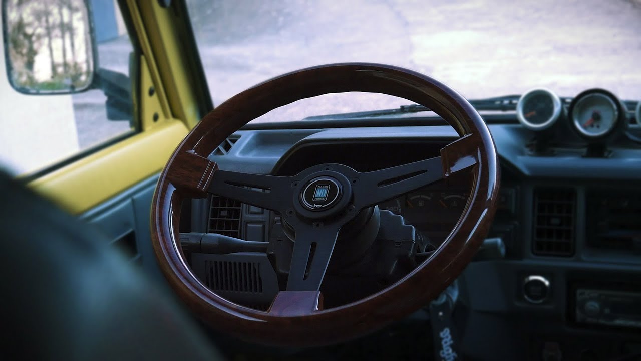 Volante DEPORTIVO NARDI y CESPED artificial