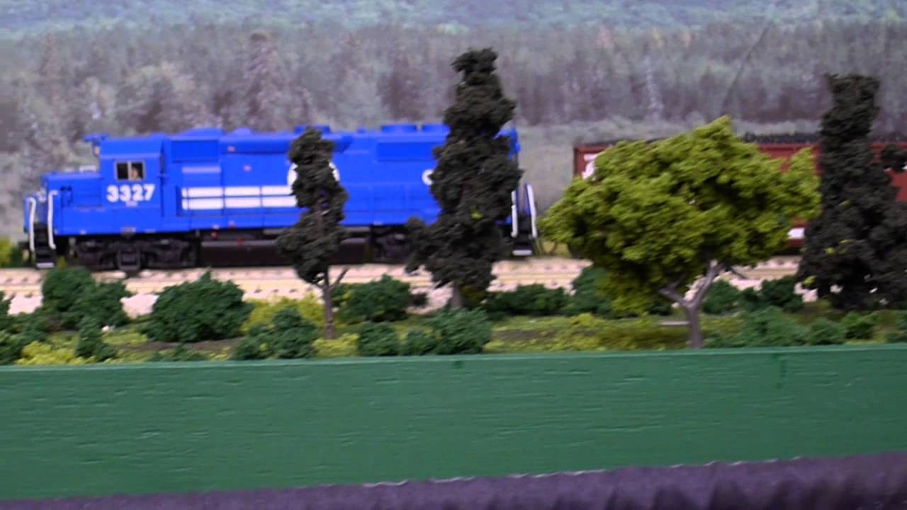 Atlas GP40-2 Conrail Unit coal train