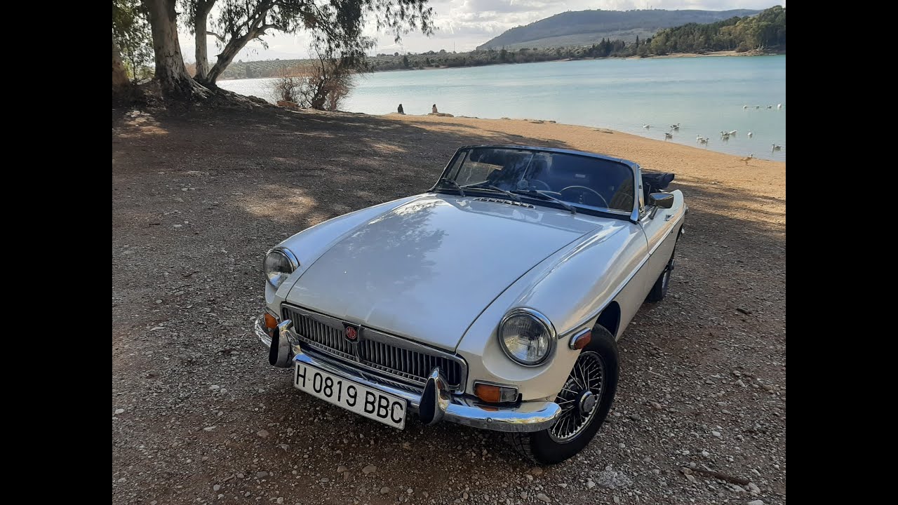 91 - MG B el icónico roadster británico de precio asequible