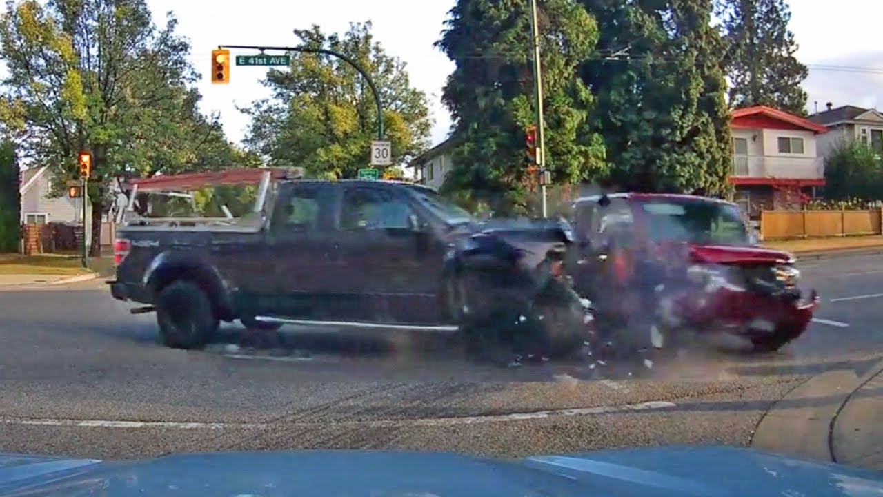 Best Of Idiots In Cars Compilation August 2023