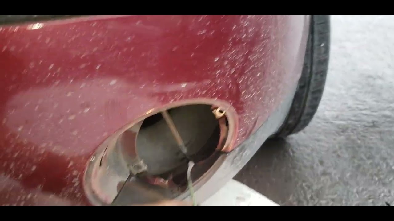 FORD MONDEO 2002 DONDE LOCALIZAR EL FUSIBLE DE LAS LUCES DE NIEBLA ,LAS ALTAS Y LOS CUARTOS