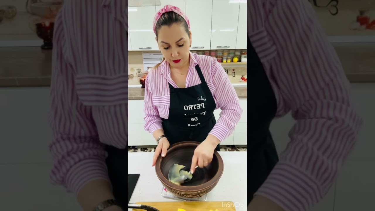 🍗 Friptură de pui cu cartofi la cuptor și sos tzatziki cremos