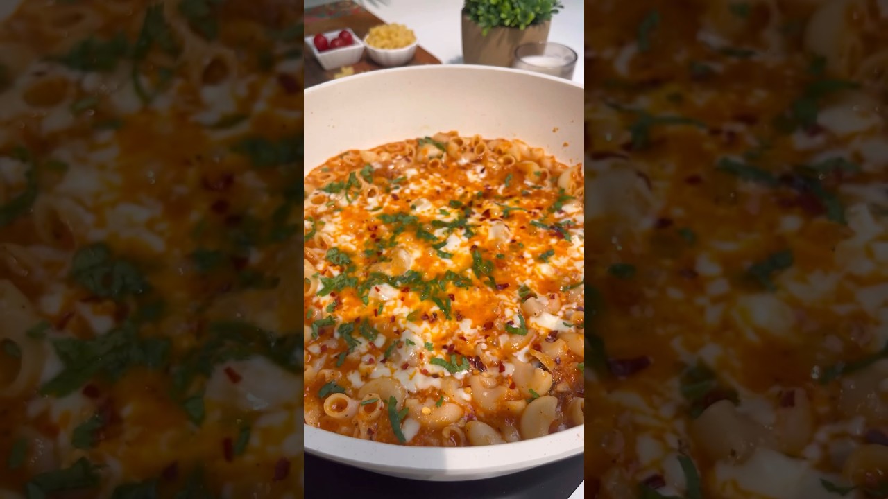 Spicy Mac and Cheese 🧀 🫕#shorts #youtubeshorts #food