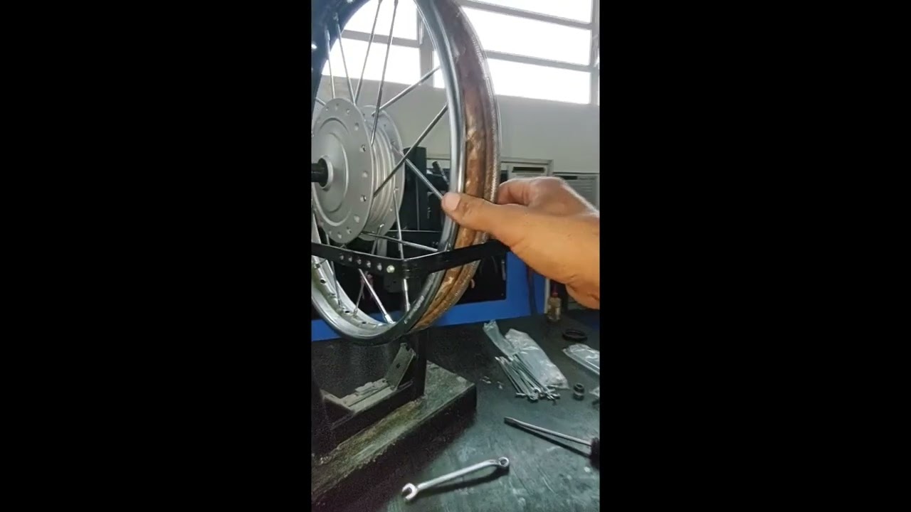 Aprenda como enraiar roda de motos de forma simples e fácil