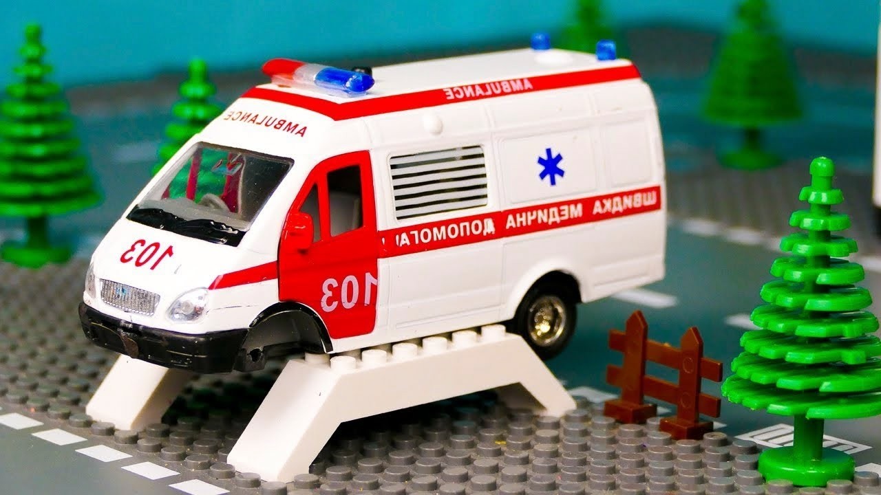 Би-би! Отважная Скорая Помощь едет спасать друзей!