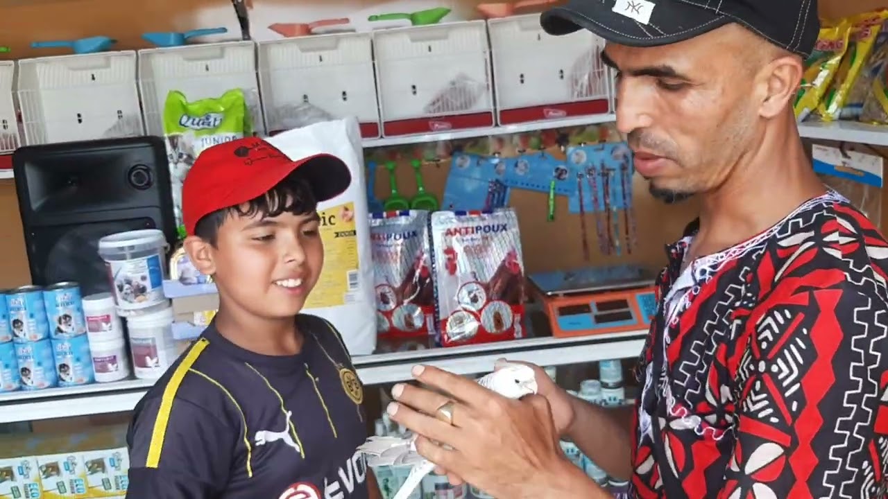 إفتتاح سوق الصالحون  لطيور في مدينة سلا وترحيب من الصديق أنور(...)   وتذكير بأن الثامن جد مناسب🙂