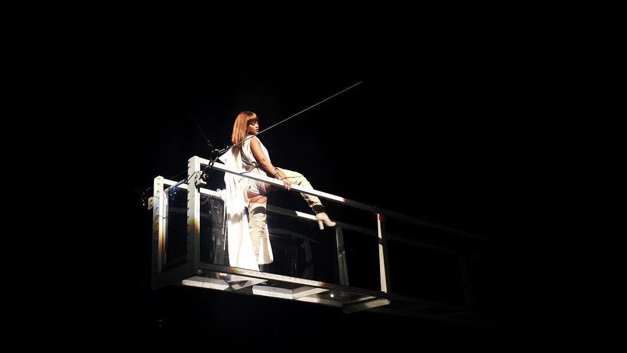 Rihanna - Woo and Sex with me ( AWT VIENNA 2016)