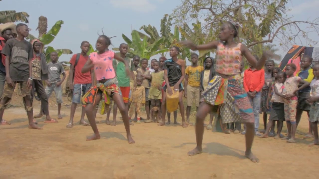 Km danse et r&eacute;alit&eacute; africaine a kimpese Congo centrale