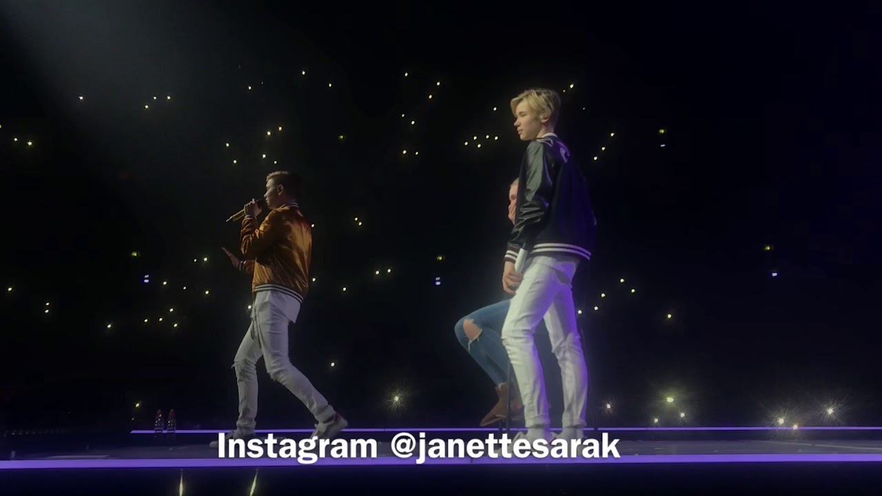 Marcus and Martinus Hartwall Arena | First Kiss (Marcus broke the chair)