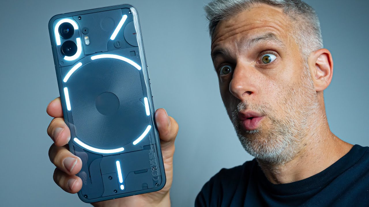 Nothing Phone (2) - Le RETOUR du SMARTPHONE le + BEAU (avec pleins de nouveautés)