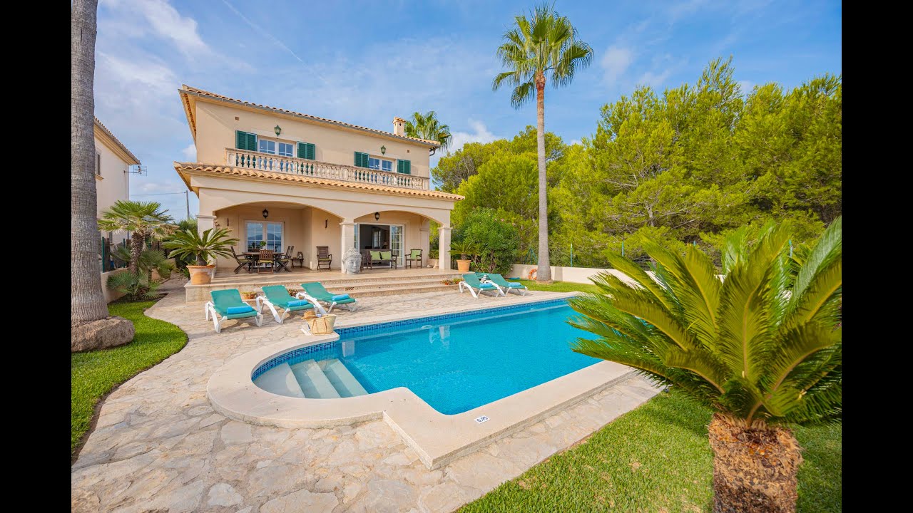Fantastic detached villa for sale in Sa Marina, Alc&uacute;dia, Mallorca.