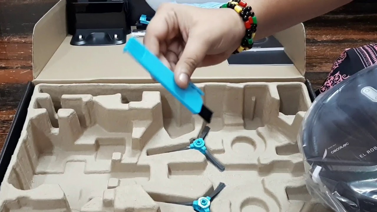 Conga Cecotec 1090 Robotic Vacuum Cleaner with Mopping Indian Version Unboxing