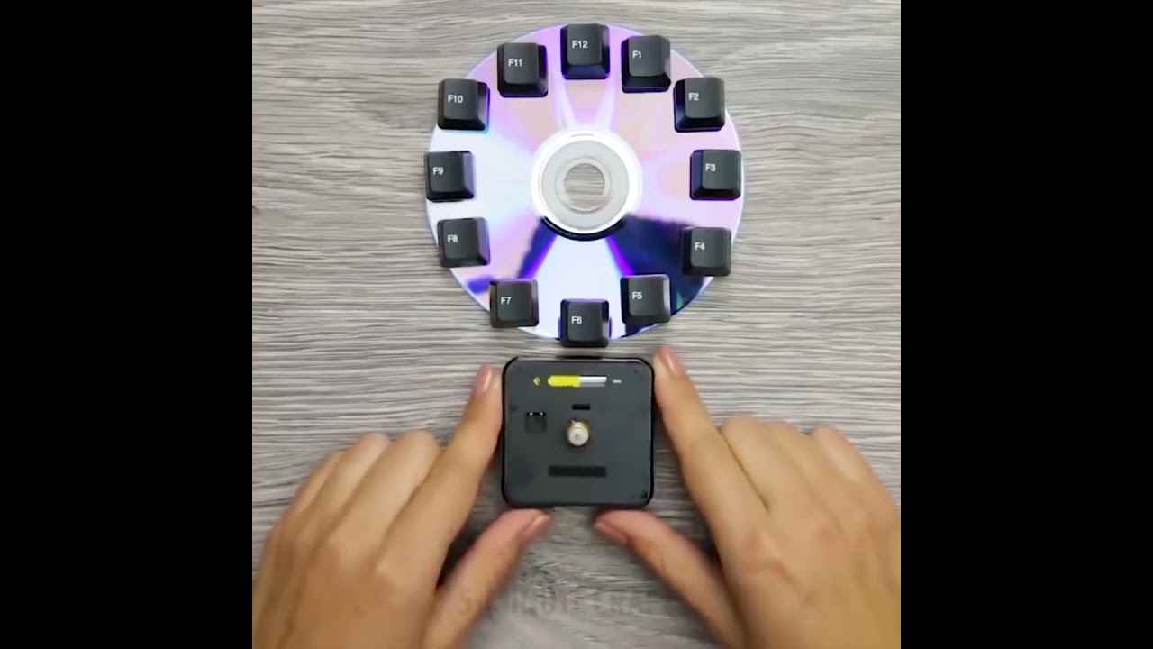 Making clock using keyboard keys 😀 #shorts #ideas #youtubeshorts