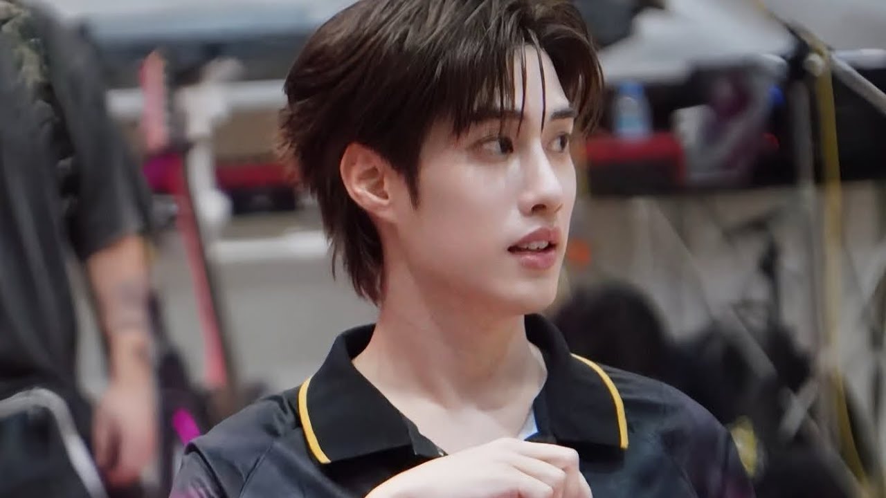 เบอร์เสื้อ01 = เฟิร์สวัน อะป่าวววว ชอบพี่เติ้ลเวลาเล่นกีฬามากกก โครตหล่อออ