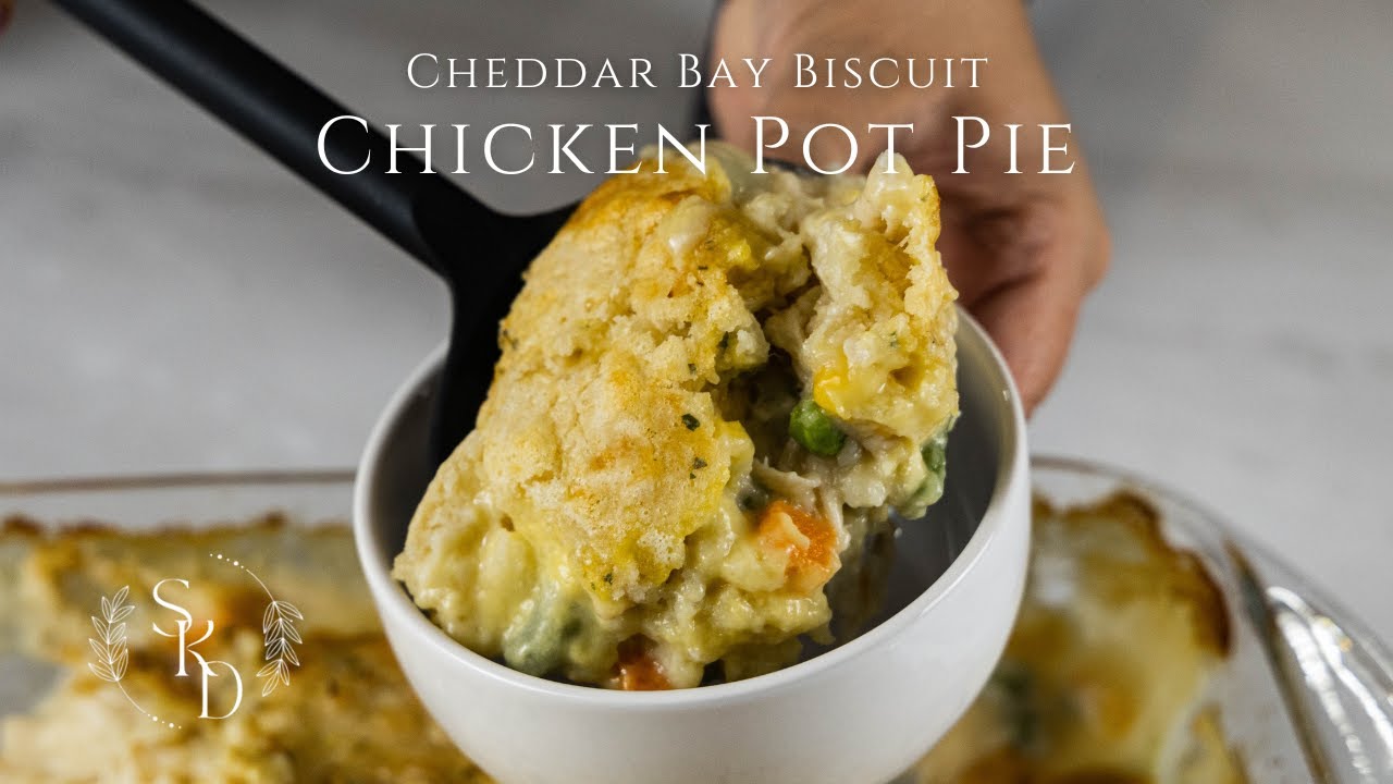 Red Lobster Cheddar Bay Biscuit Chicken Pot Pie - 10/10!