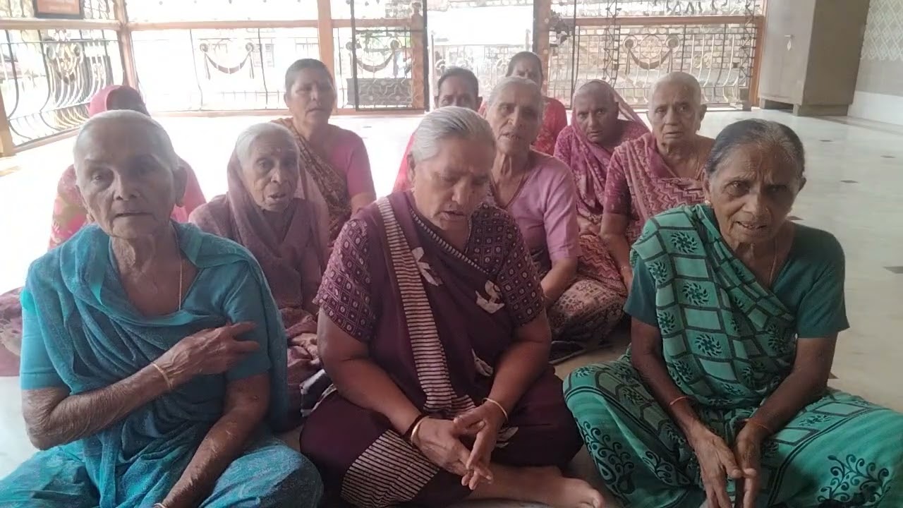 રામજી મંદિર મહિલા મંડળ લીલીયા મોટા.રાખડીએ બંધાય પ્રેમ નેં તાતણીએ બંધાય 