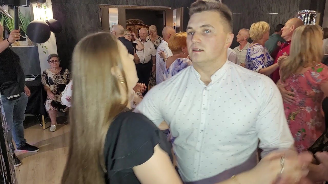 2 sierpnia 2025 Widać że Młody MUZYKANT ma zamiłowanie do TAŃCA i tak elegancko PROWADZI 