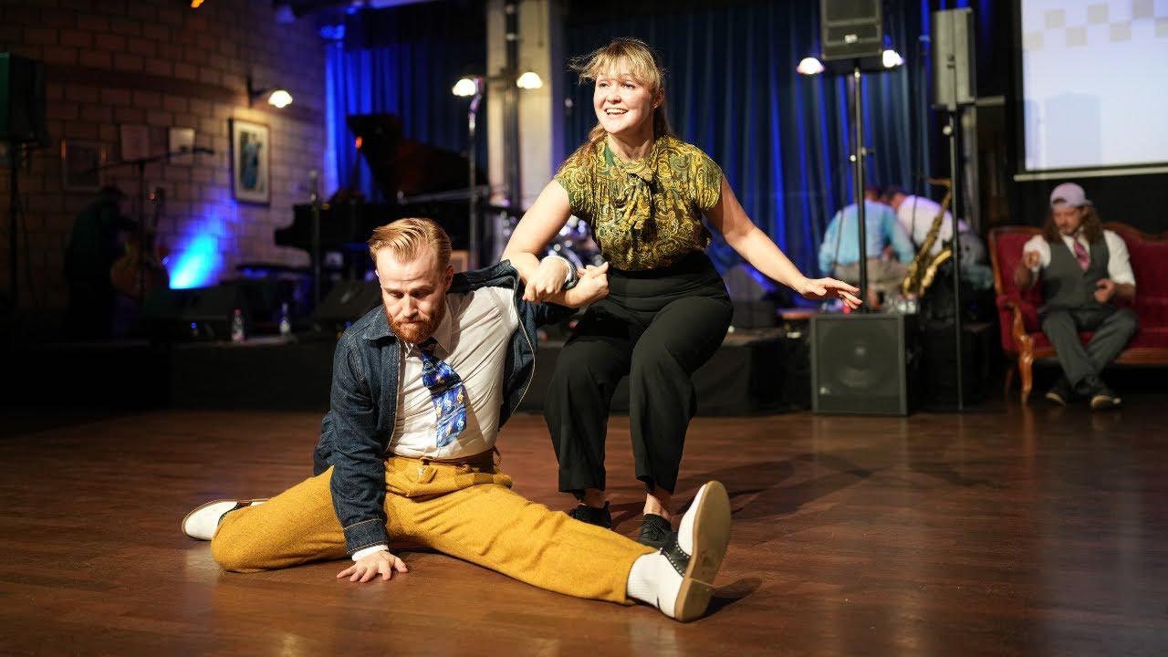 CRAZY DANCE PERFORMANCE - Sondre & Tanya