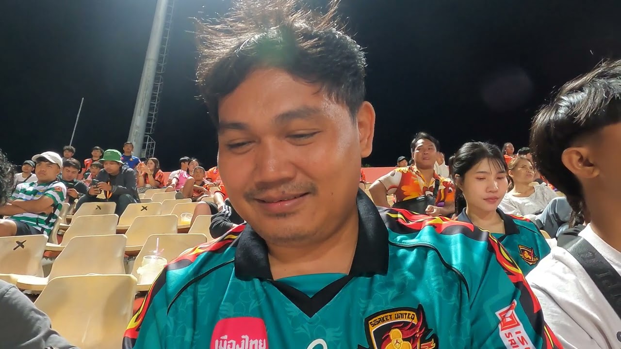 เชียร์บอลไทยครับ