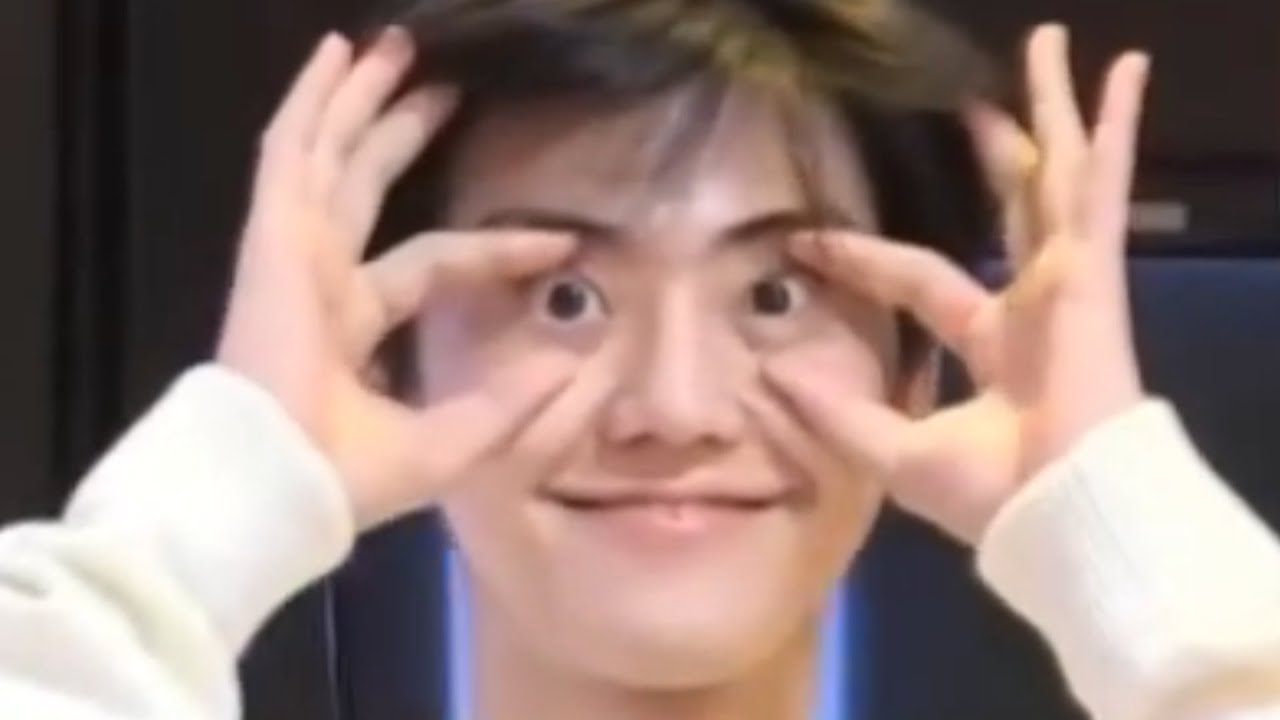 Jaemin cada día se pone mas raro.