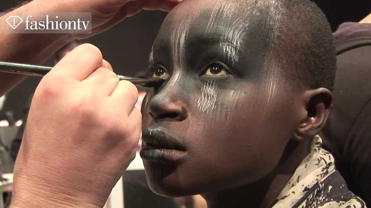 Vivienne Westwood Backstage - Paris Fashion Week Fall 2011 | FashionTV - FTV.com
