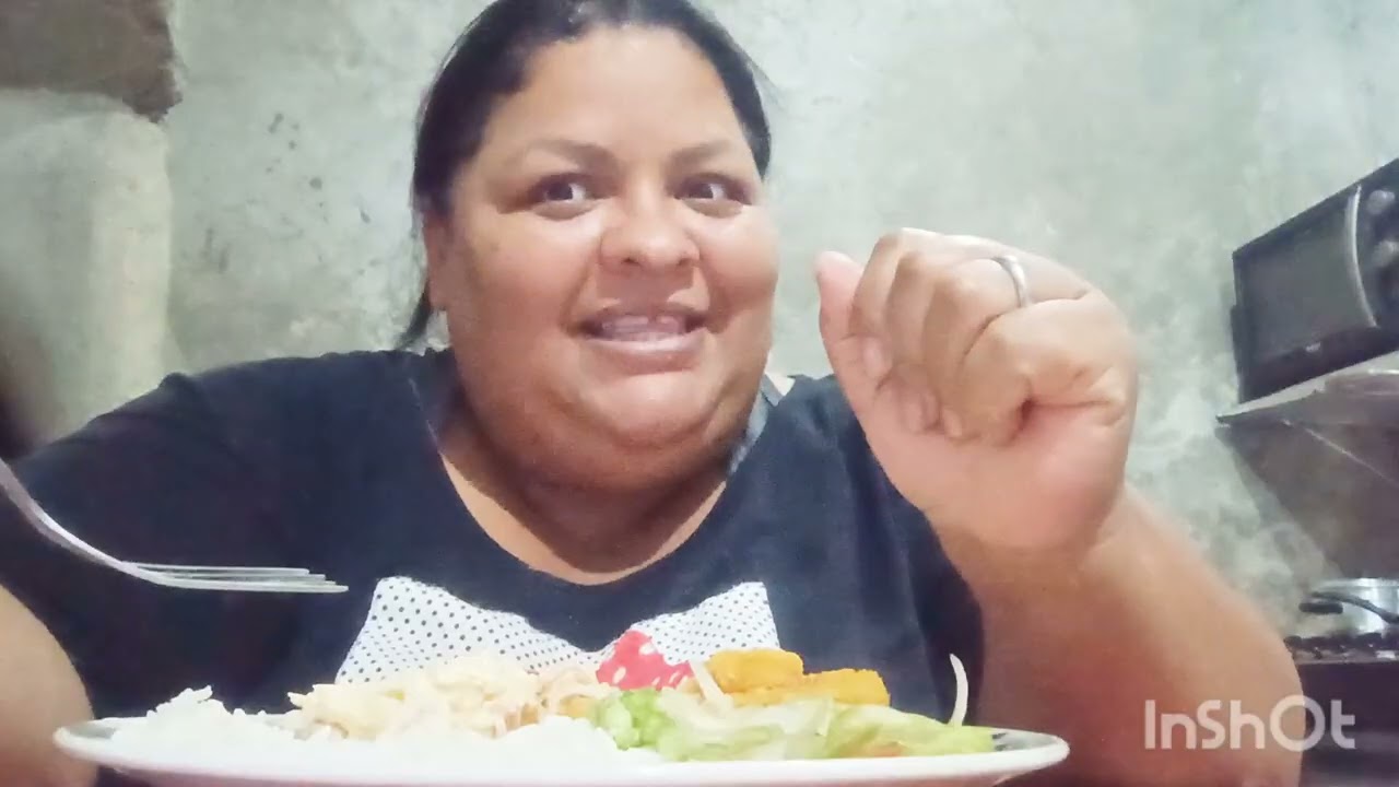 Olá meus amigos vamos almoçar comigo 😗