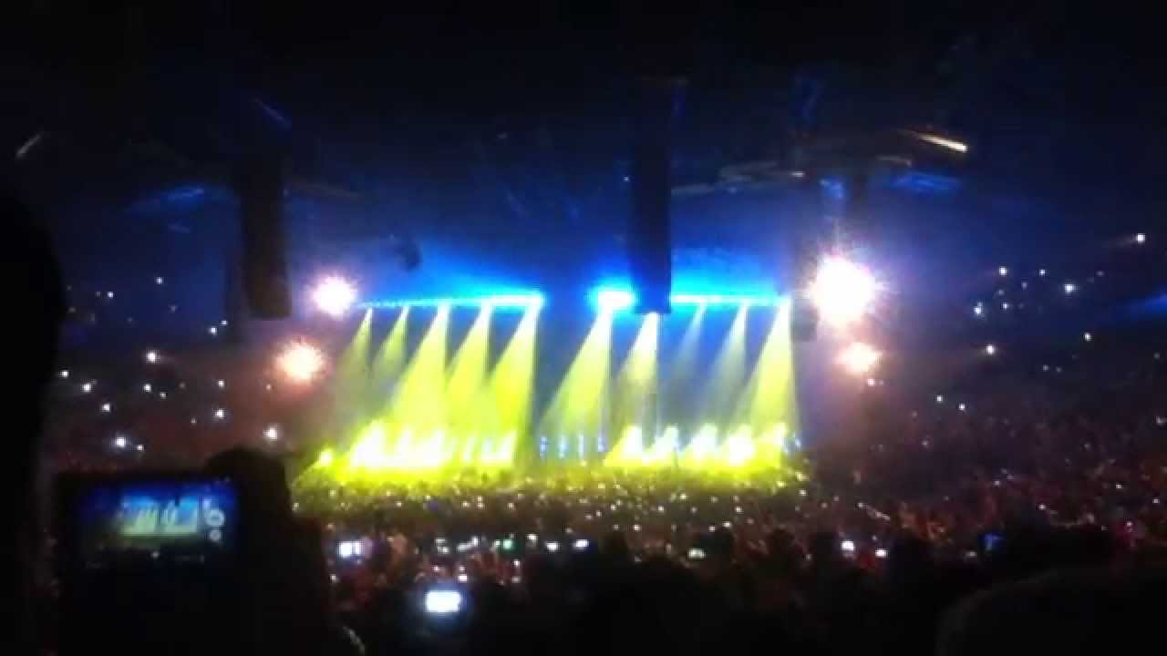 Dimitri Vegas & Like Mike - Bringing The World The Madness @ Sportpaleis Anwerp (1): Intro