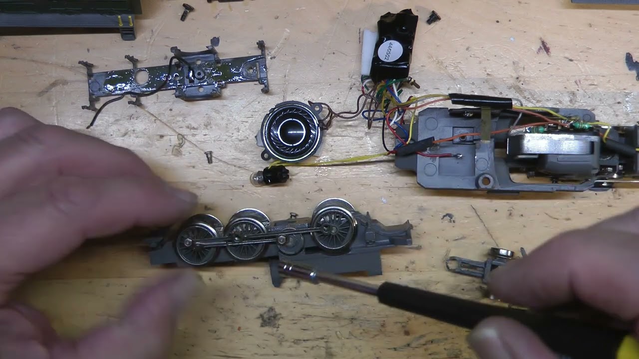 Wolfgangs Märklin Modellbahn Oh nein mein Kroco ist verharzt