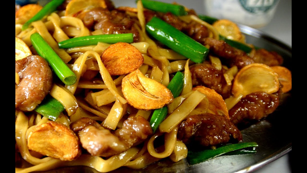 Garlic Pork Noodle Stir Fry