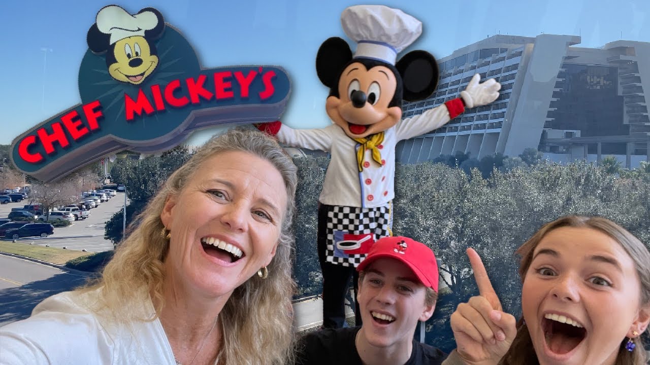 BREAKFAST at CHEF MICKEY'S *Checking Off Our BUCKET LIST*