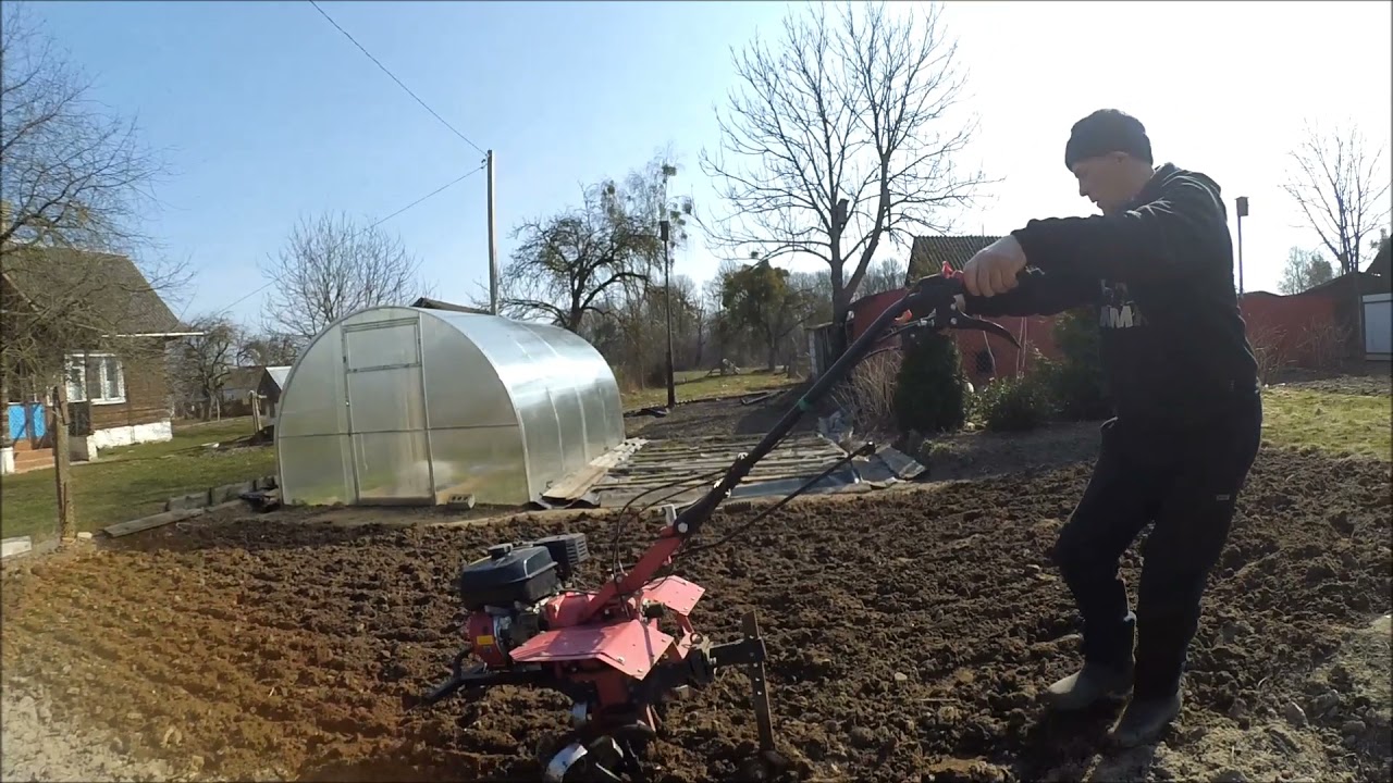 Культиватор Штенли начинает сезон.