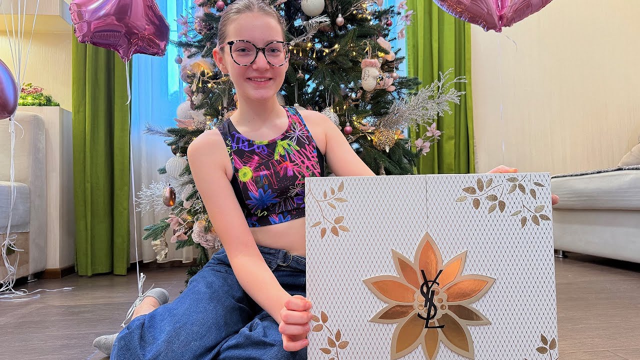 🎁 Sofia deschide Cadoul de la Moș Crăciun 🎅 Advent Calendar YSL