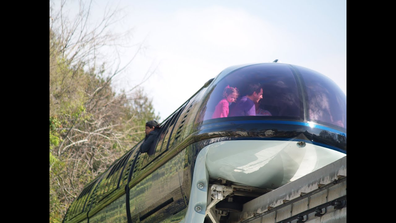 Disneyland Monorail breaks down | Fresh Baked Disney