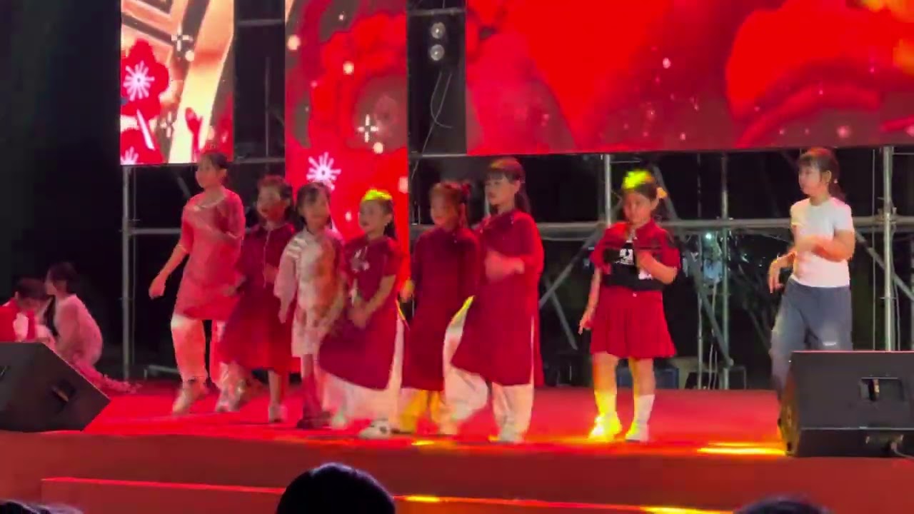 Bông nhảy  Hội hoa xuân 