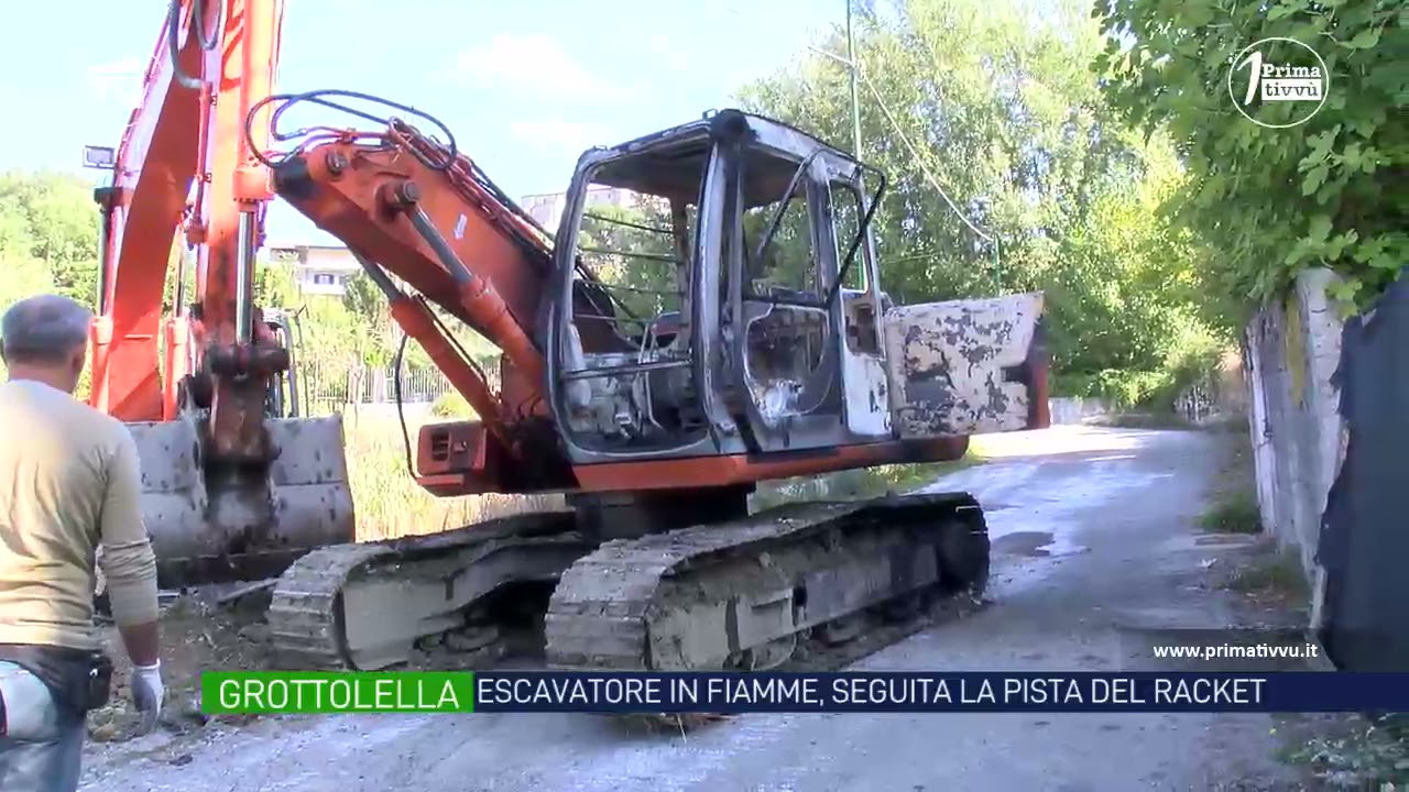 Grottolella, incendio ad un escavatore battuta la pista del racket