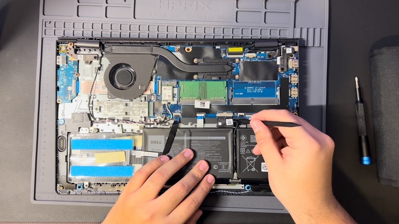 How to Replace the Hinges and Top Cover Assembly on a Dell Inspiron 3511 Laptop