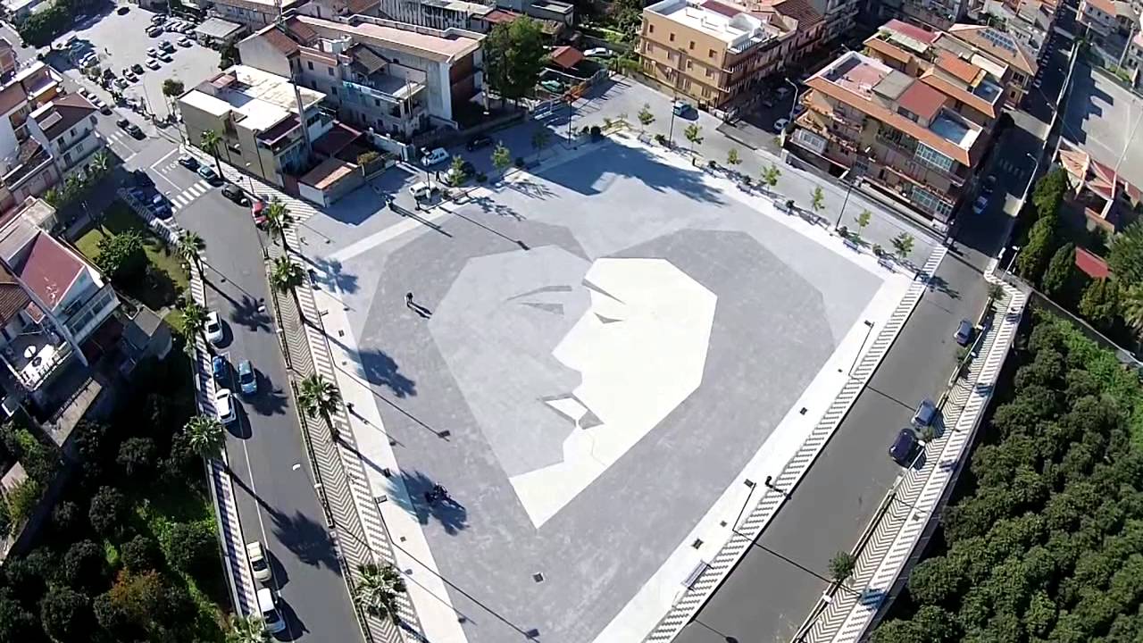 PIAZZA DEL BACIO SUBLIME FIUMEFREDDO DI SICILIA