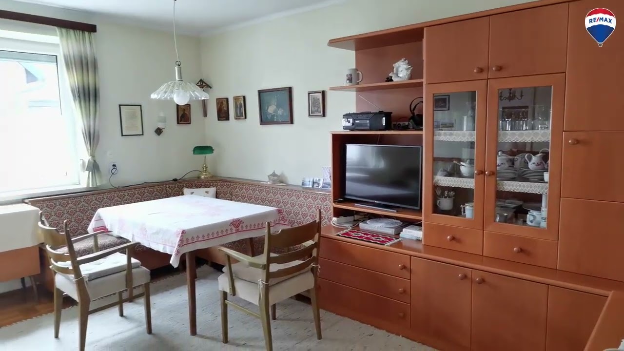 Einfamilienhaus mit sch&ouml;nem Baumbestand in Garten in Ottensheim - Ein Raum f&uuml;r neue Geschichten!
