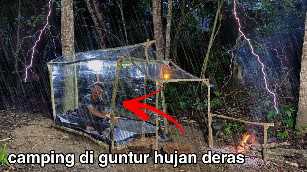 Saya Bertahan Selama 60 Jam di Tenda Plastik Saat Hujan