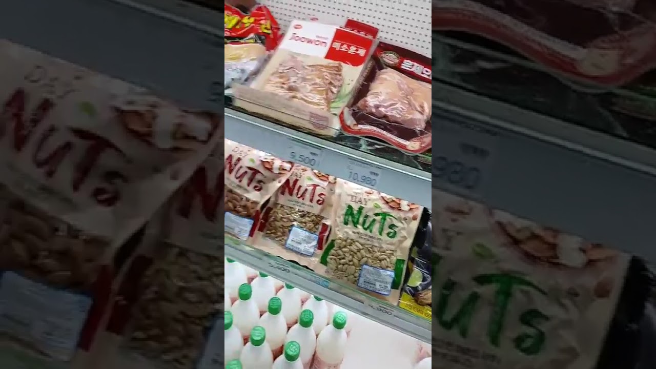 Bố con đi mua đồ siêu thị 