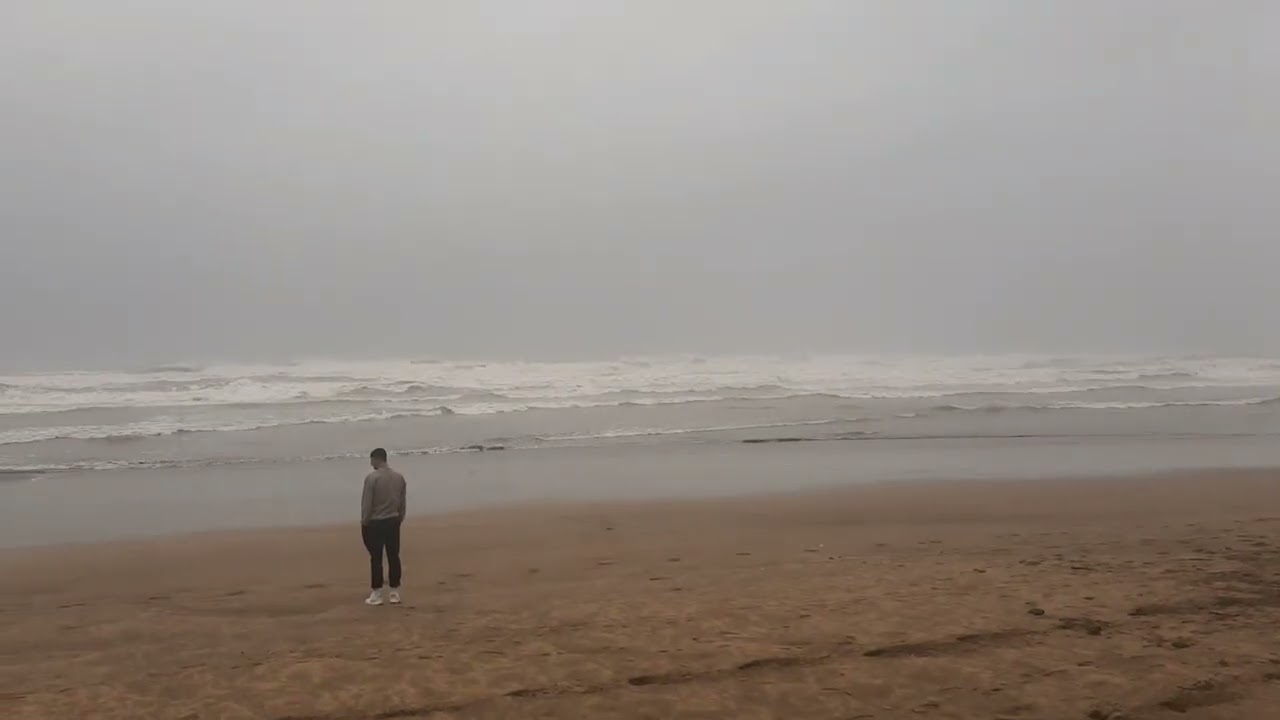 شواطئ عين الدئاب البحر غاضب شاهد قوة الامواج