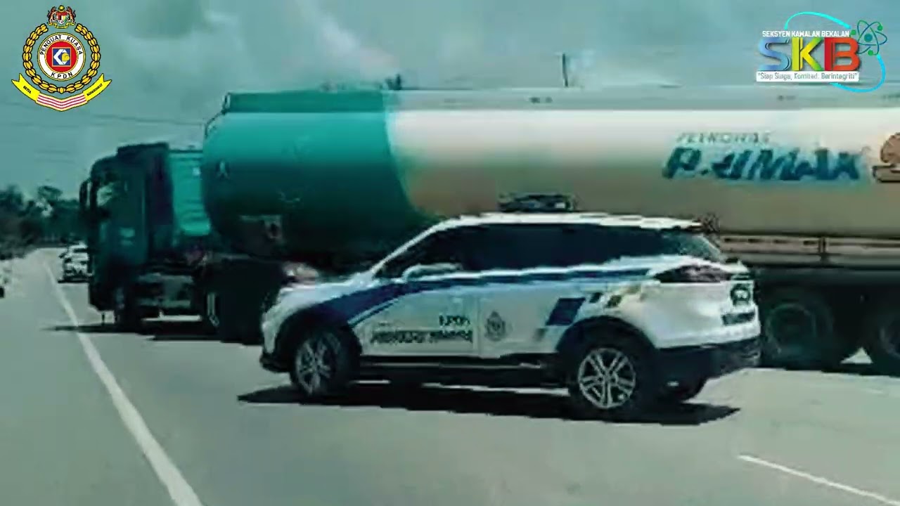 Program Escort Lori Tangki Minyak Petronas