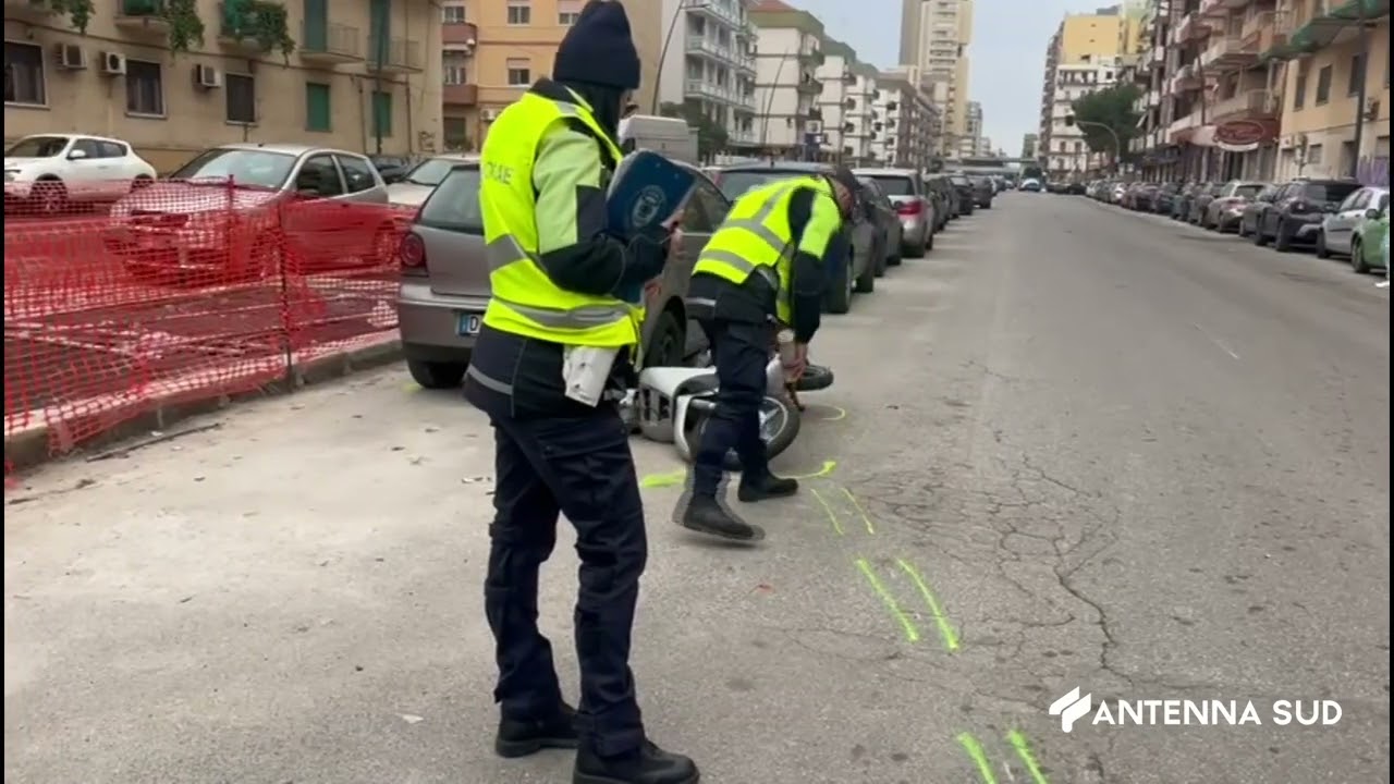 10 FEBBRAIO 2024   TARANTO   INCIDENTE IN SCOOTER IN VIA DANTE, IN CODICE ROSSO UN 36ENNE