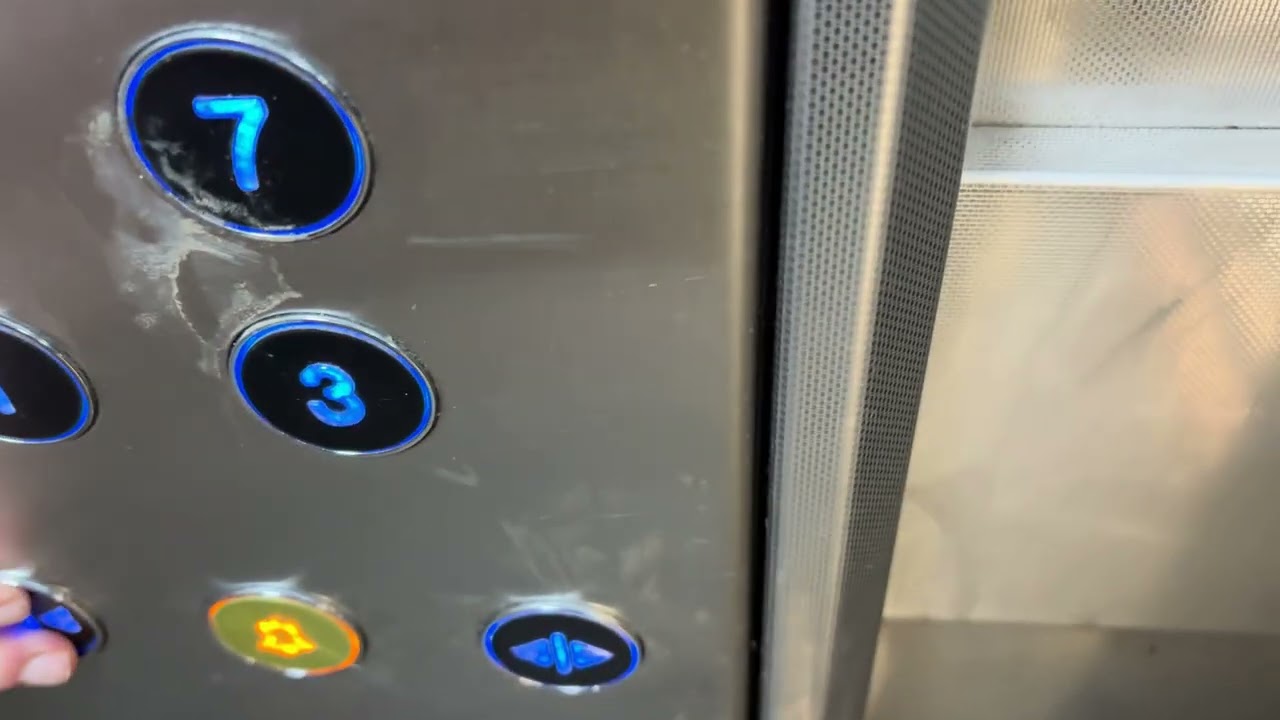 Generic lift at Multi Storey Car Park Brentwood 