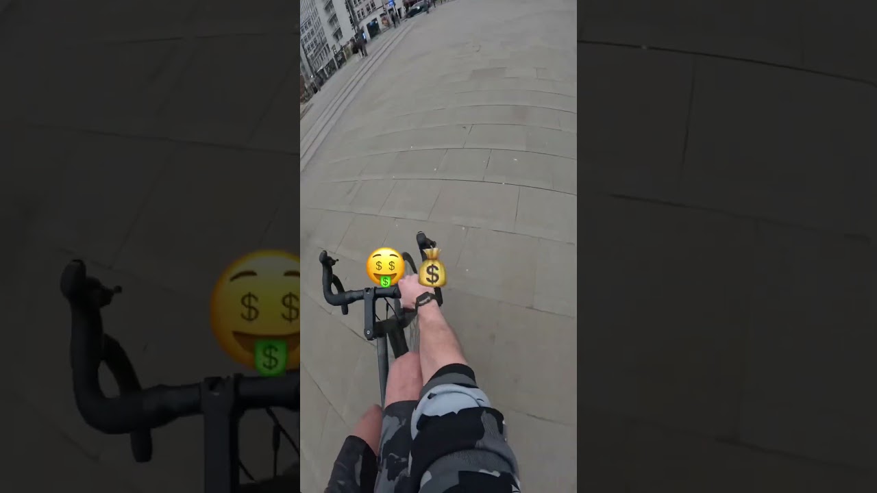 Making my way downtown 🚴 #viral #shorts #adammarr
