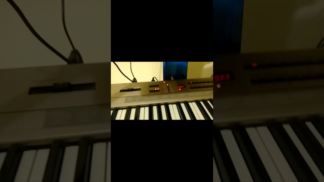 Kurzweil SP 88 utilizando junto ao kontakt via MIDI.