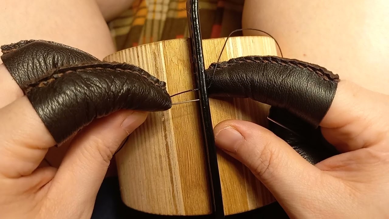 Két tűs szíjgyártó varrás