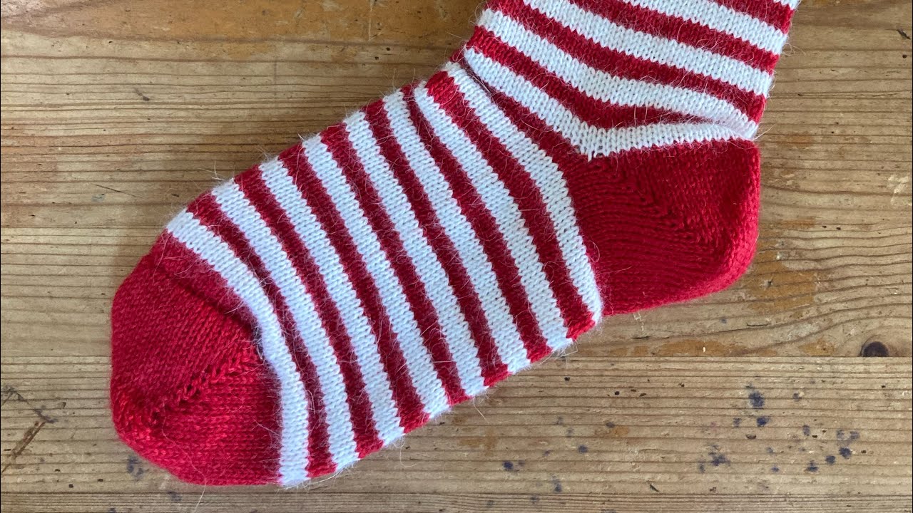 Knitting socks on a single bed knitting machine #machineknitting #craft #knitting