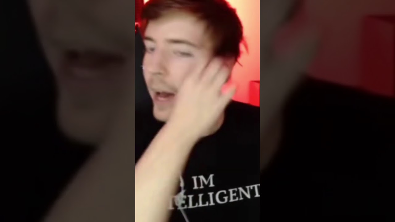 Mrbeast accidentally calls pewdiepie PEDOPIE.