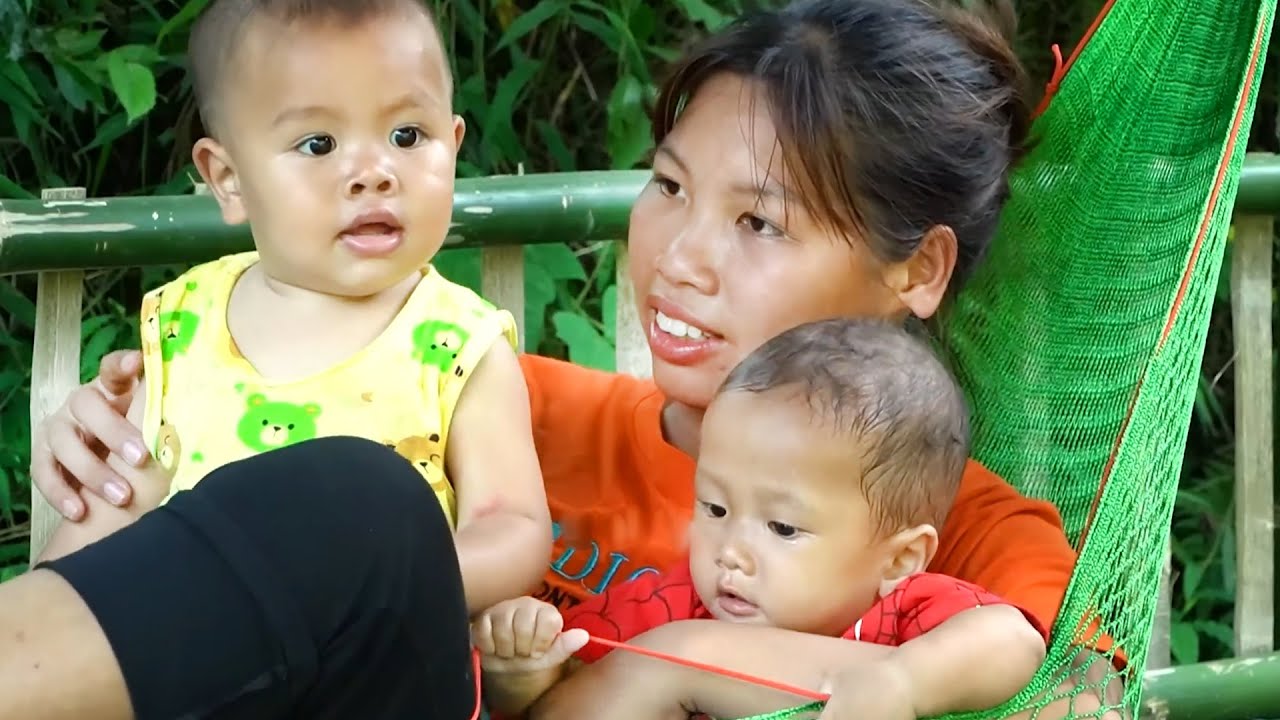 A single mother raising two young children on her own harvests a huge lemon orchard.